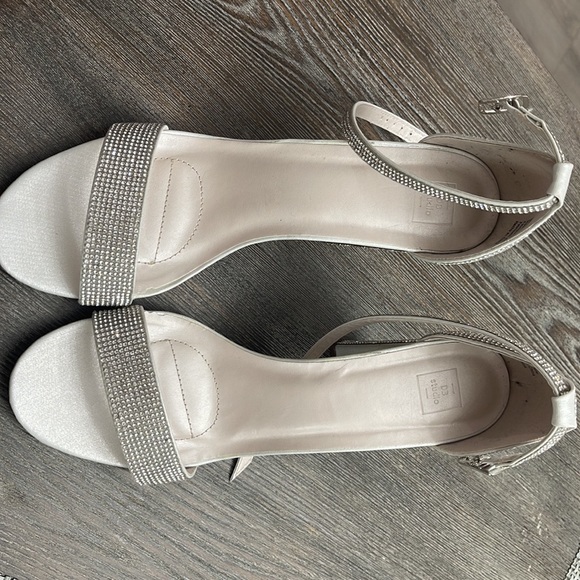 Davids Bridal Studio height heels - Picture 3 of 4